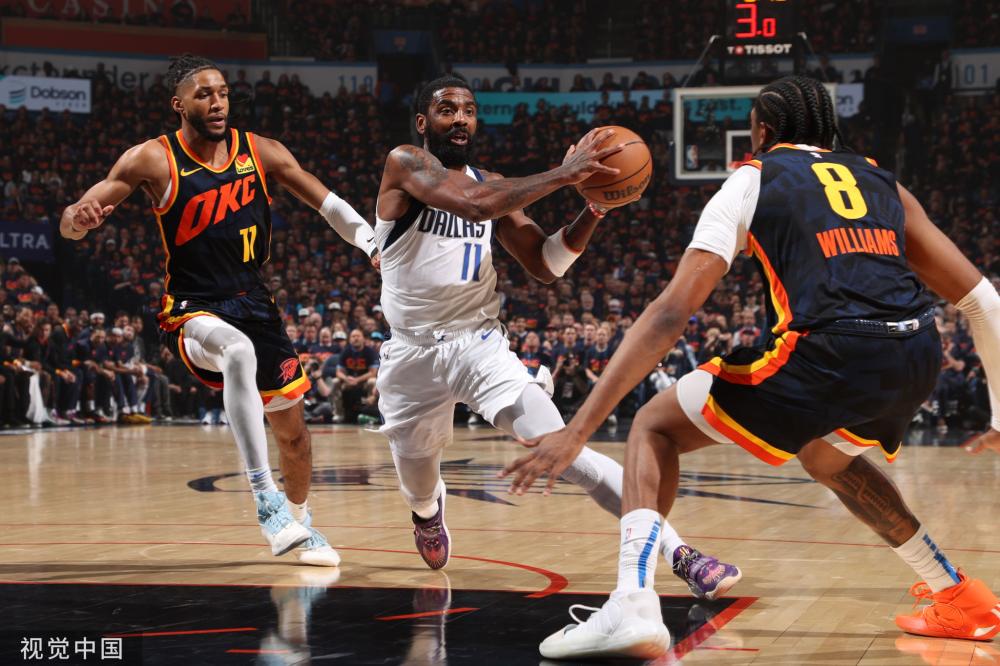 球员频繁摔 球员频繁摔